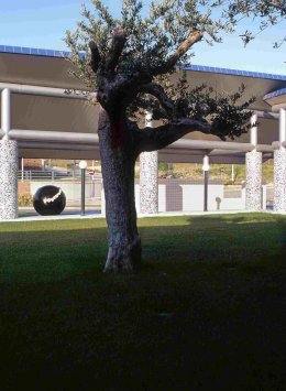 Chiostro della Pace - Ettore Sottsass ed Enzo Cucchi - Universit&agrave; di Salerno