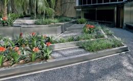 giardino interno banca di sabadell - barcellona